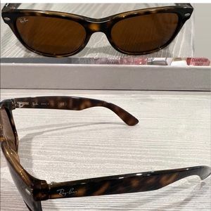 Ray Ban Wayfarer Tortoise shell brown